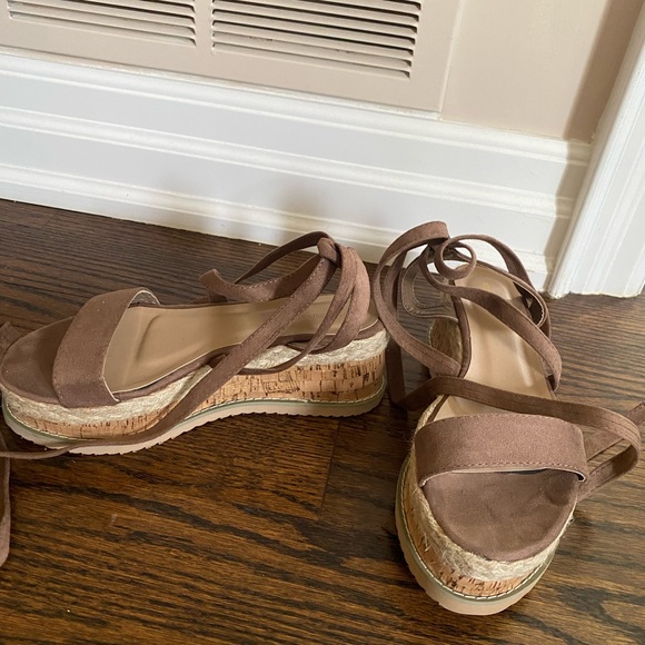 Prettylittlething brand shoes size 39 - Picture 3 of 4